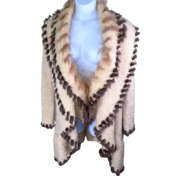 Unique Sweater by Paris Paris. Trimmed with feathers and Size XL statement piece - Picture 2 of 12